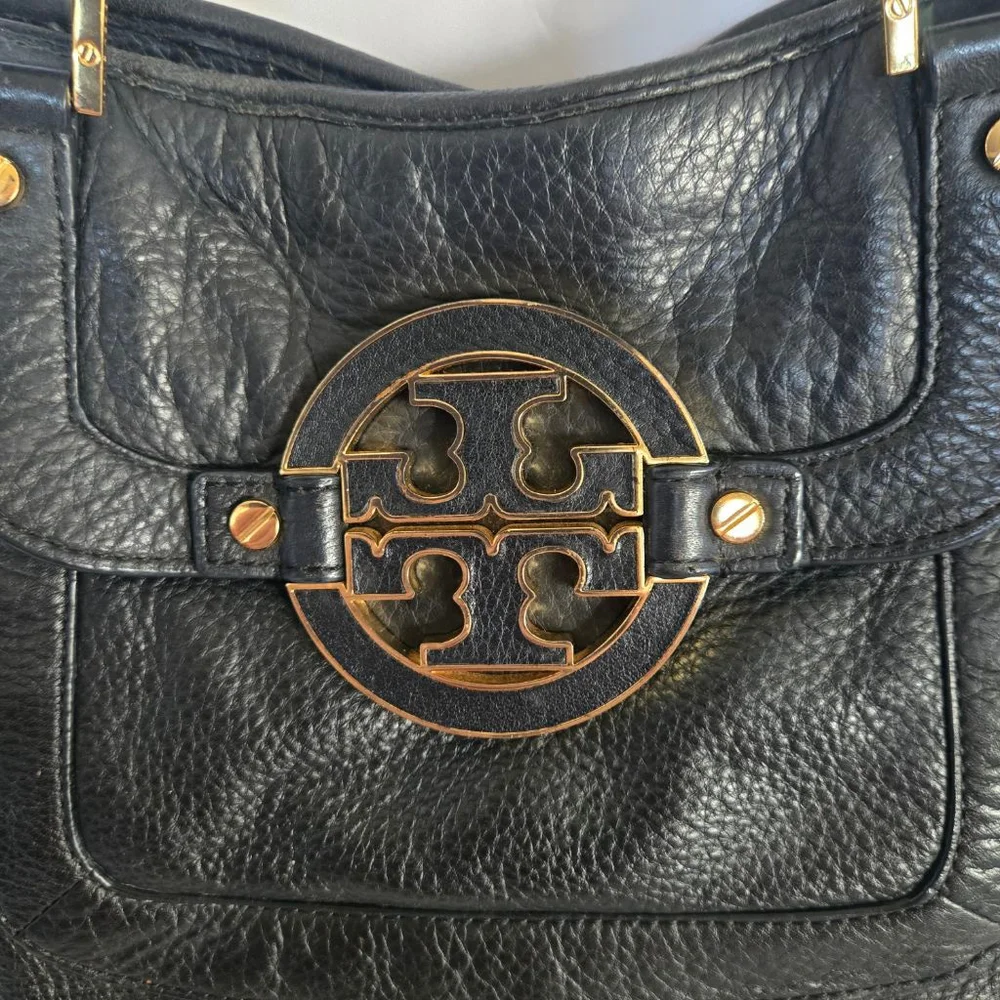 Women's Tory Burch Amanda Classic Hobo Black Pebbled Leather Crossbody Bag